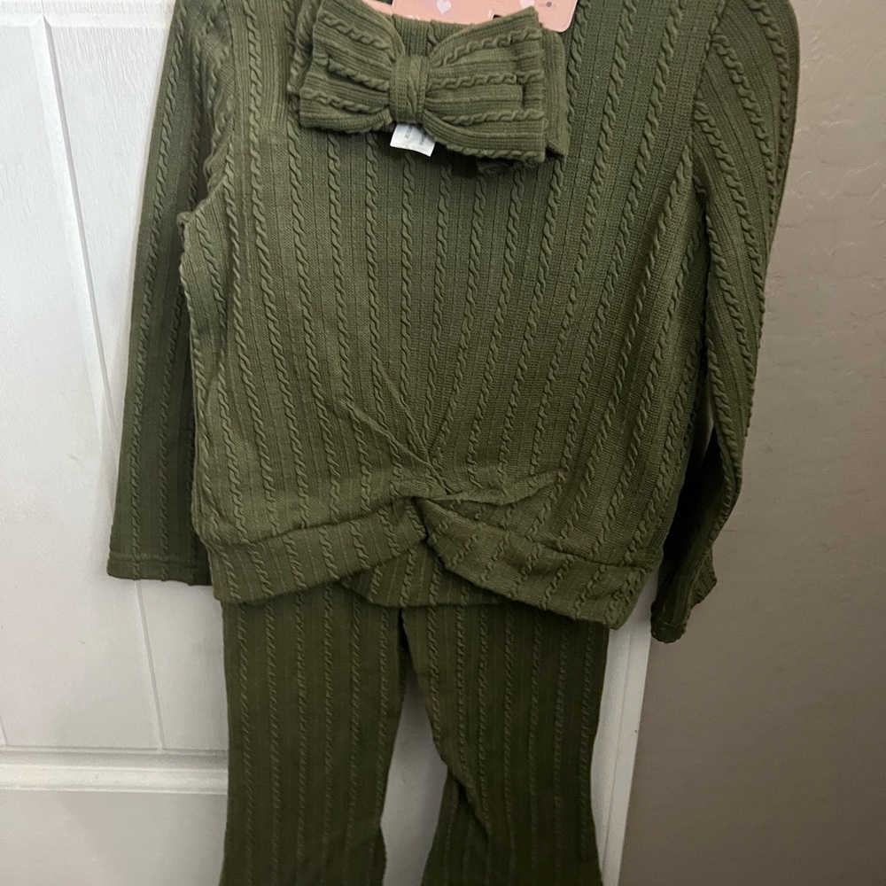 NWT 4T Olive Green Knit Sweater and Pants Set with Headband